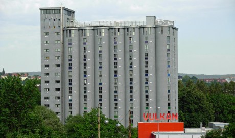 Grünerløkka’s iconic grain elevator and storage silos into Grünerløkka Studenthus, a 226-unit student housing complex.